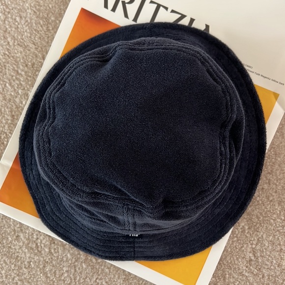 Aritzia terry bucket hat size xs/s new - Picture 2 of 5